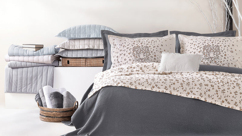 Yatas Bedding